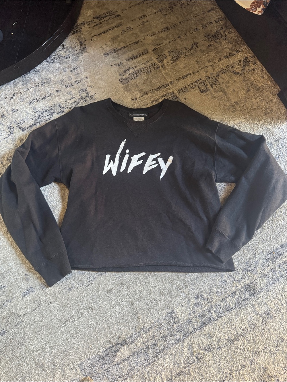 Black "Wifey" Graphic Cropped Sweatshirt